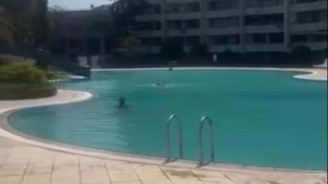 Mersin'de havuz görevlisi, tesettürlü kadını havuza almadığı iddiasıyla tutuklandı