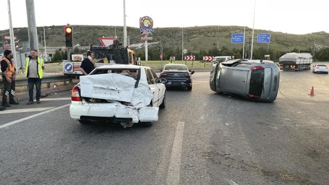 Kayseri'de 4 araçla zincirleme kaza: 4 kişi yaralandı