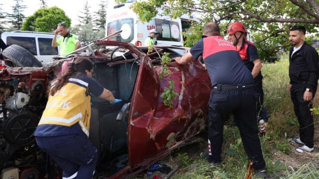 Sınav yolunda kaza: 3 kişi yaralandı