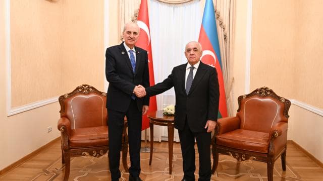 TBMM Başkanı Kurtulmuş, Azerbaycan Başbakanı Esedov ile Bakü'de bir araya geldi