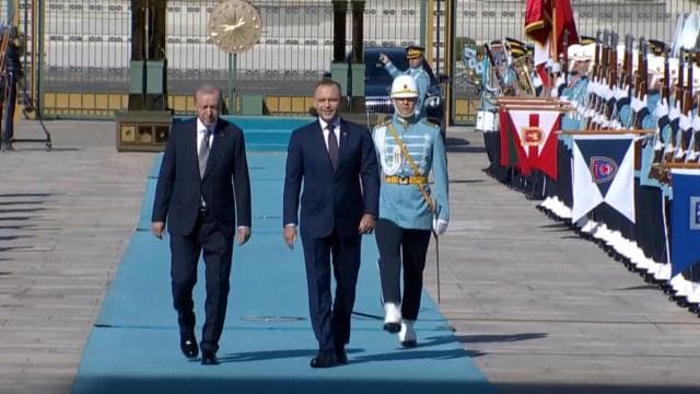 Cumhurbaşkanı Erdoğan, Polonya Cumhurbaşkanı Nawrocki'yi karşıladı