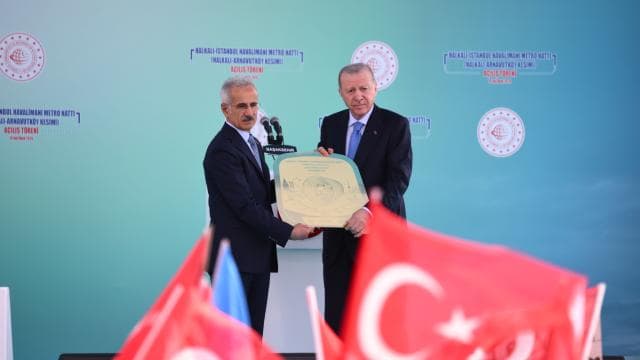 Ulaştırma Bakanı Uraloğlu, İstanbul için yeni ulaşım projelerini sürdürüyor