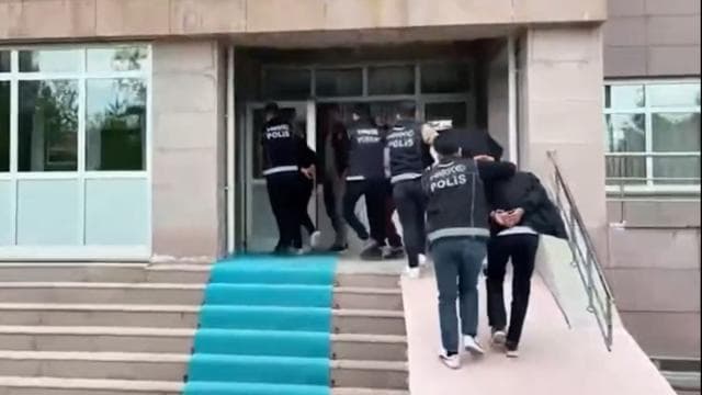 76 ilde uyuşturucu operasyonu: 976 kişi tutuklandı