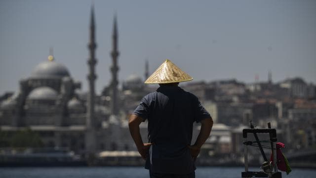 Hafta sonu sıcak hava etkili olacak