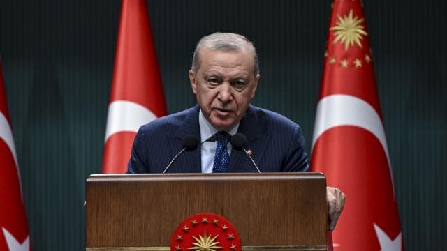 Cumhurbaşkanı Erdoğan, cuma namazını Hz. Ali Camisi'nde kıldı
