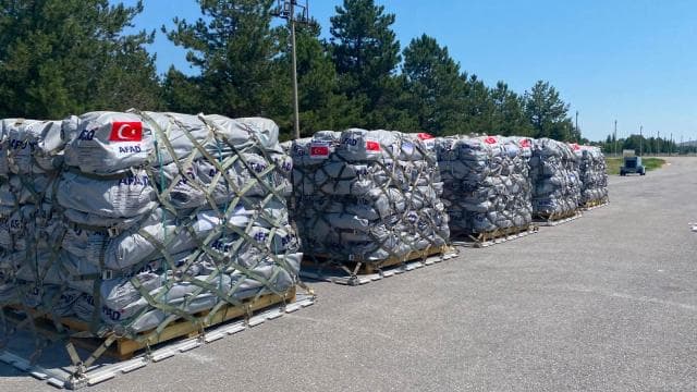 Türkiye, Venezuela'ya 30 ton insani yardım gönderdi