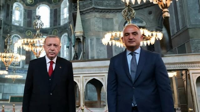 Bakan Ersoy, Ayasofya'nın ibadete açılmasının 6. yılını kutladı