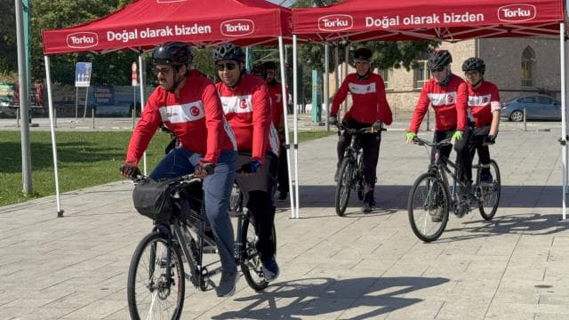 Görme engelli bisikletçiler, 15 Temmuz için Ankara'ya gidiyor