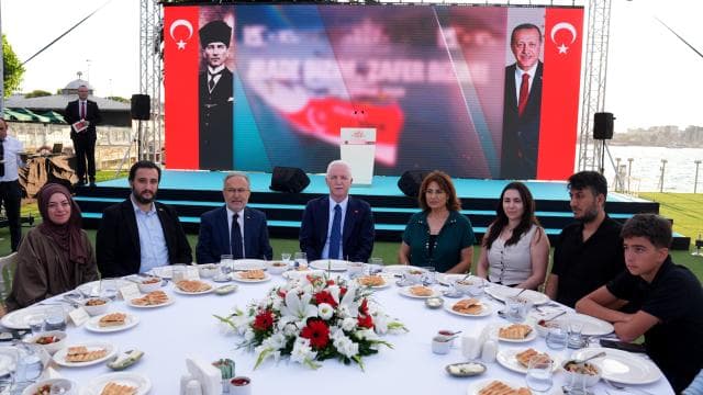 İstanbul Valiliği, 15 Temmuz şehitleri ve gaziler için yemek düzenledi