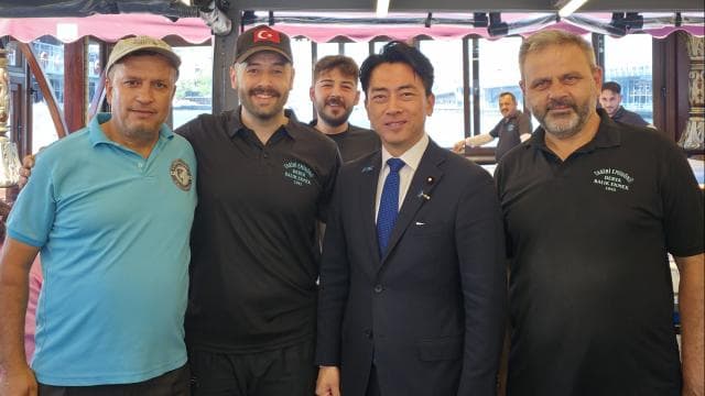 Japonya Savunma Bakanı Koizumi İstanbul'da balık ekmek yedi
