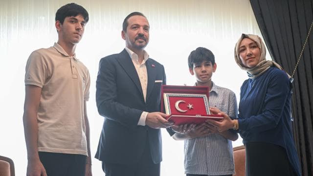 AK Parti Genel Başkan Yardımcısı Zorlu, gazi ve şehit yakınlarını ziyaret etti