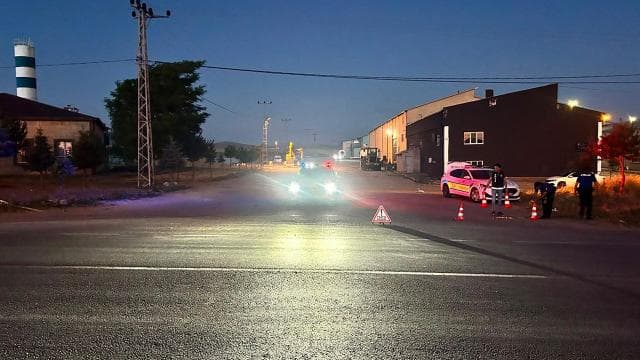 Kayseri'de kaza sonrası minibüs şoförü kaçarken 1 kişi öldü, 2 kişi yaralandı
