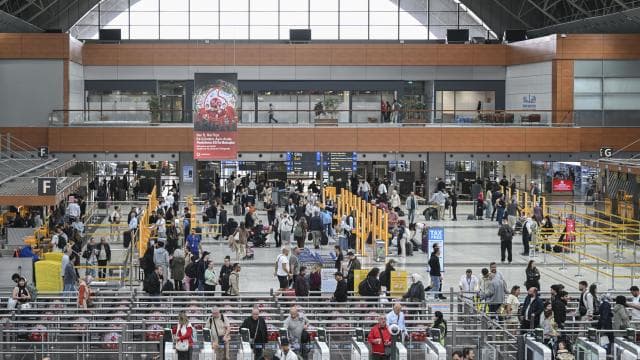 Yerli turistler seyahat harcamasını 102,3 milyar liraya çıkardı