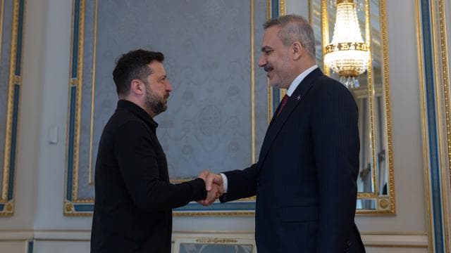 Dışişleri Bakanı Fidan, Ukrayna Devlet Başkanı Zelenskiy ile bir araya geldi