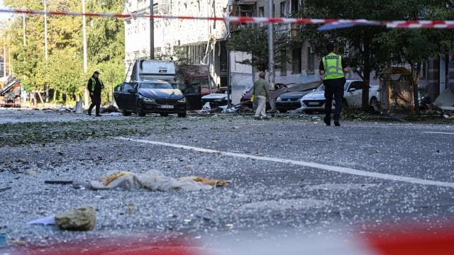 Kiev'de sirenler çalıyor, diplomasi devam ediyor