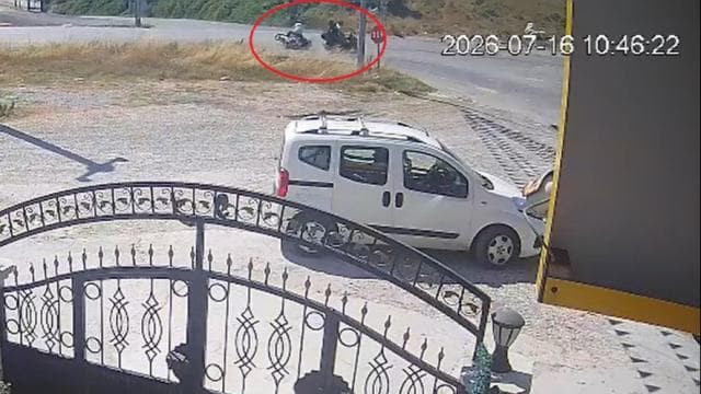 Yalova'da motosiklet kazasında bir çift hayatını kaybetti, çocuk yaralandı
