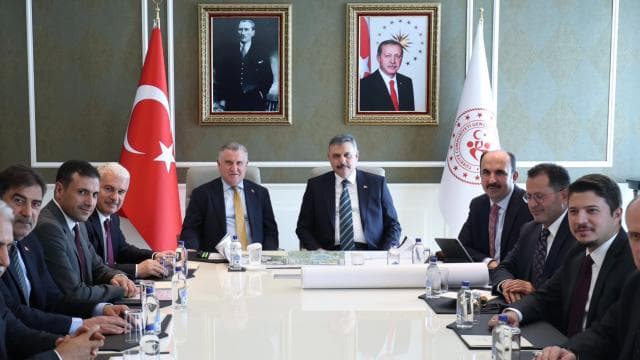 Bakan Bak, İçişleri Bakanı Çiftçi ile toplantı yaptı
