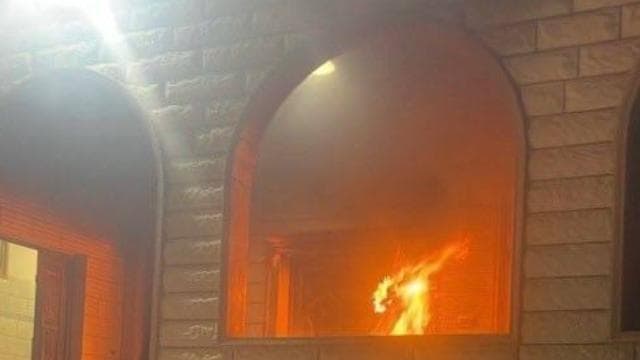 İsrailliler Batı Şeria'da bir cami ve iki evi ateşe verdi