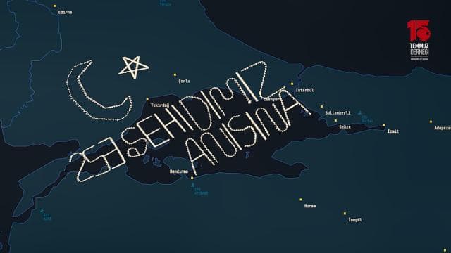 Şehitler anısına gökyüzünde yazı yazıldı