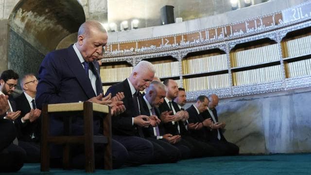 Cumhurbaşkanı Erdoğan, Ayasofya'nın ibadete açılışını kutladı