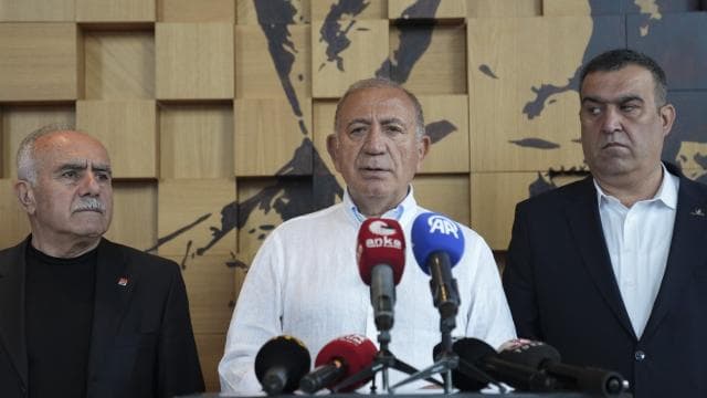 Gürsel Tekin, CHP üye katılım töreniyle ilgili açıklama yaptı