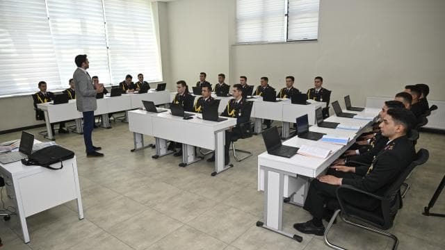 Jandarma ve Sahil Güvenlik Akademisi'ne başvurular devam ediyor