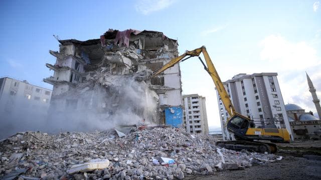 Yüksek binaların yıkımı için yeni kurallar belirlendi