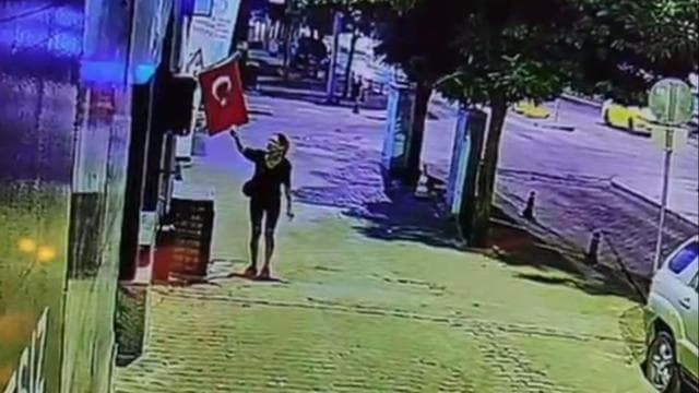 Muğla'da Türk bayrağını yakan kişi yakalandı