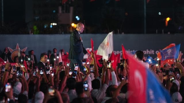 Cumhurbaşkanı Erdoğan, Türkiye için çalışmaya devam edeceğini açıkladı