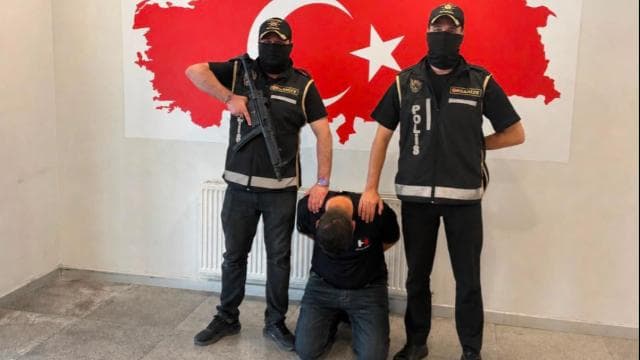 Bakü'de yeni nesil suç örgütü üyesi yakalandı