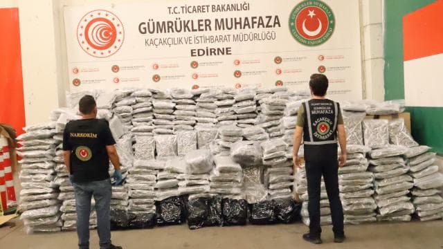 Kapıkule Gümrük Kapısı'nda 810 kilogram uyuşturucu yakalandı
