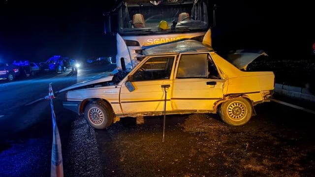 Kastamonu'da tır ve otomobil çarpıştı, çift hayatını kaybetti