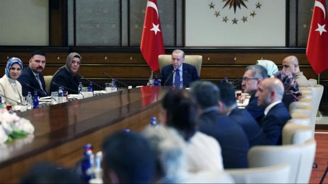 Cumhurbaşkanı Erdoğan, şehit ailelerini kabul etti