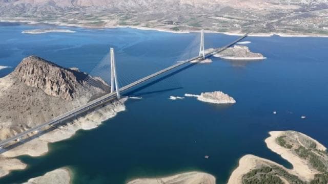 Elazığ ve Tunceli'yi Pertek Köprüsü ile kara yolu bağlayacak