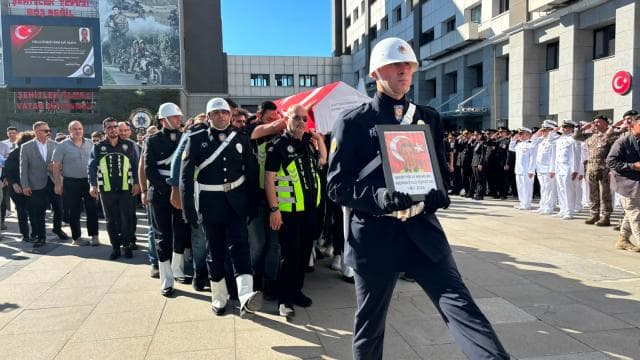 Şehit polis Mehmet Ali Topatan, son yolculuğuna uğurlandı