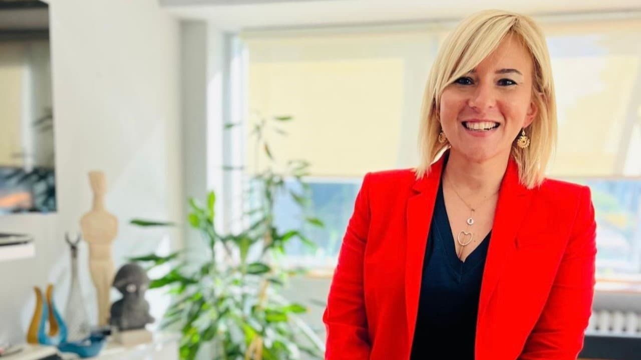 Deniz Saydam'ın romanı insan ilişkilerini derinlemesine inceliyor