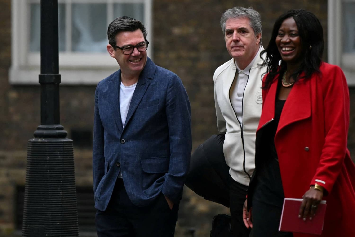 Andy Burnham Aims for U.K. Parliament to Challenge Prime Minister Starmer