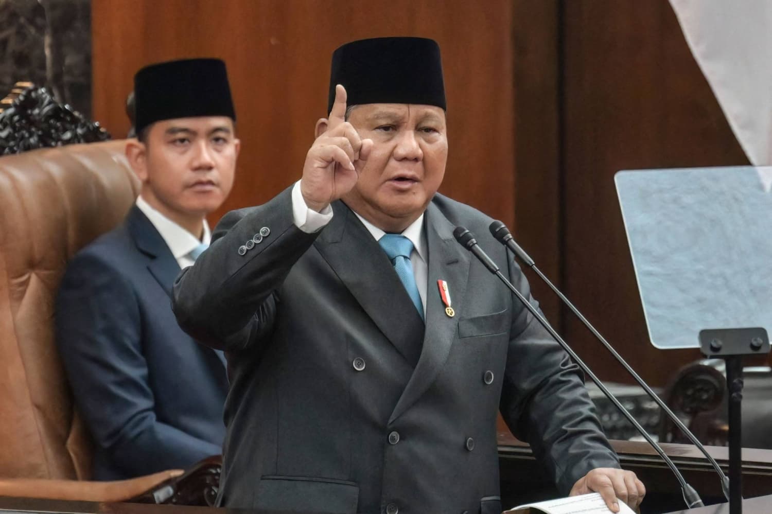 Prabowo's Centralization of Commodity Exports Alarms Officials and Investors