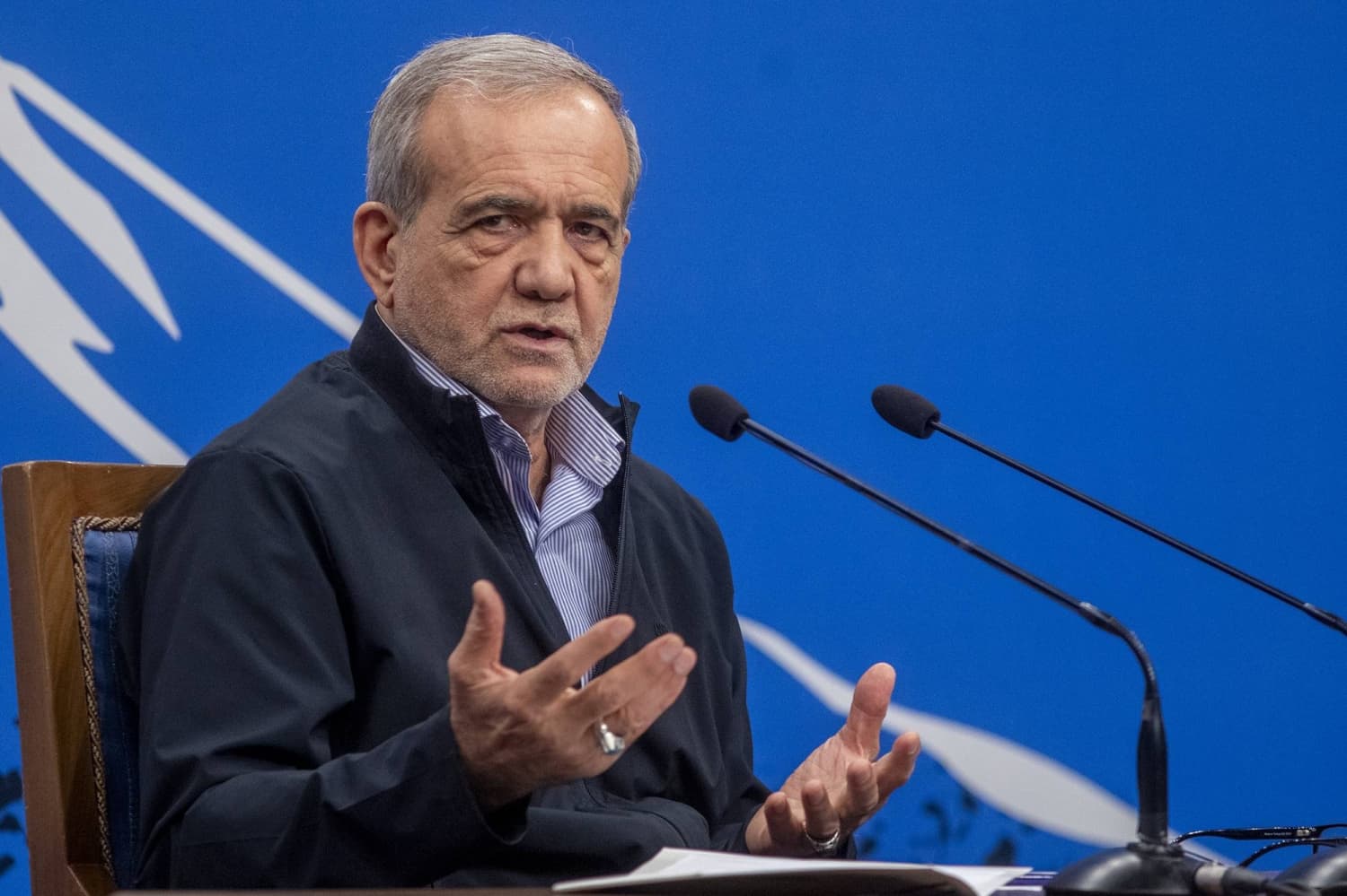 Iran Nuclear Talks Complicated by Uranium Disputes and Strait of Hormuz Issues