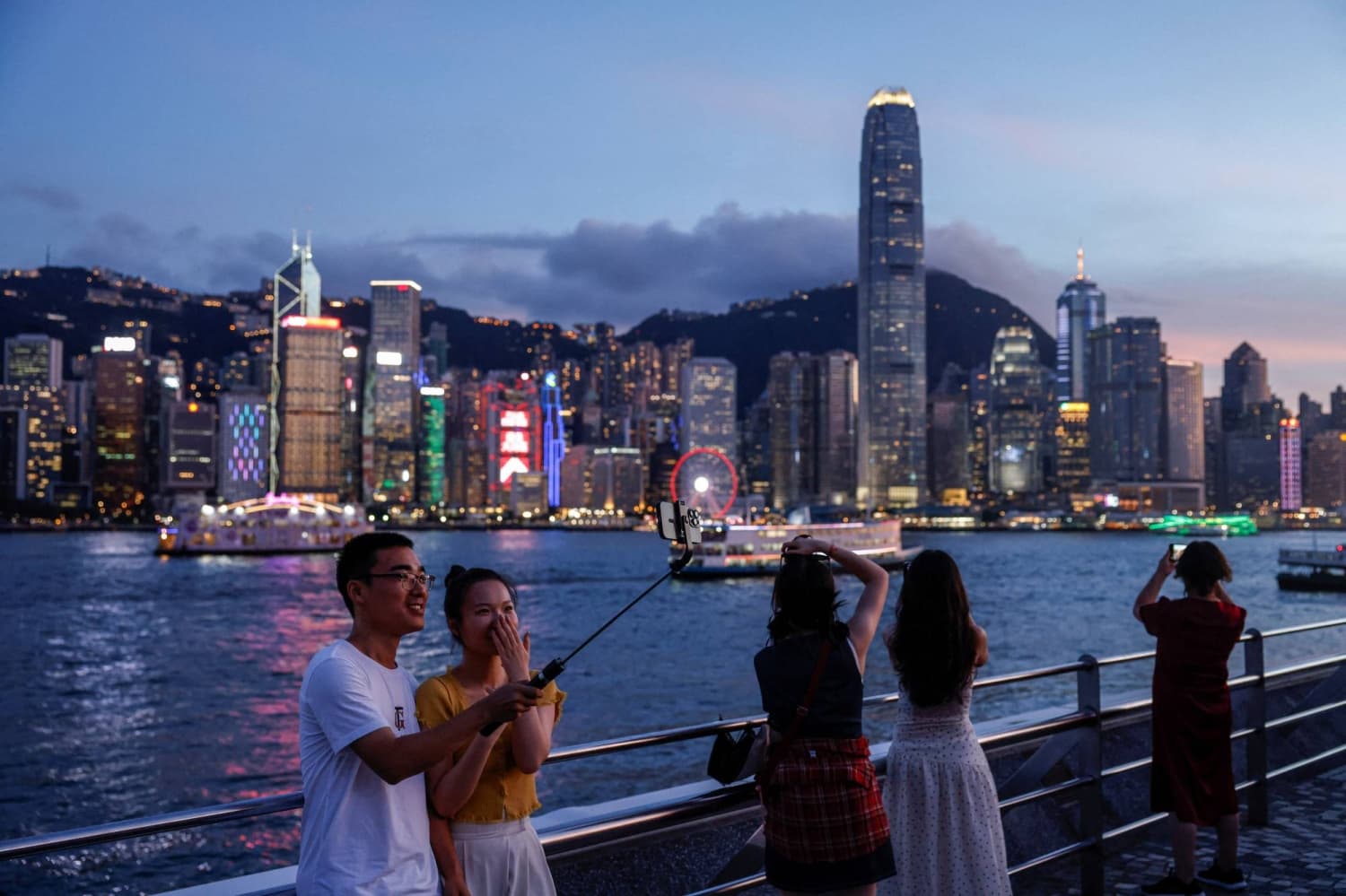 Hong Kong Surpasses Switzerland in Global Wealth Management Assets