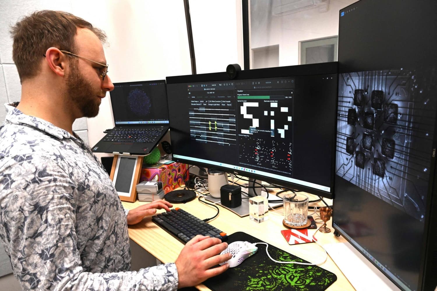 Australian Researchers Train Living Brain Cells to Play 'Doom' Video Game