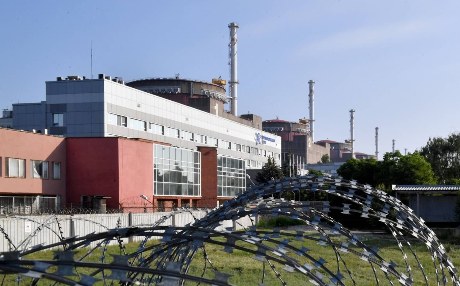 Ukraine Targets Russian Energy Infrastructure in Overnight Strikes