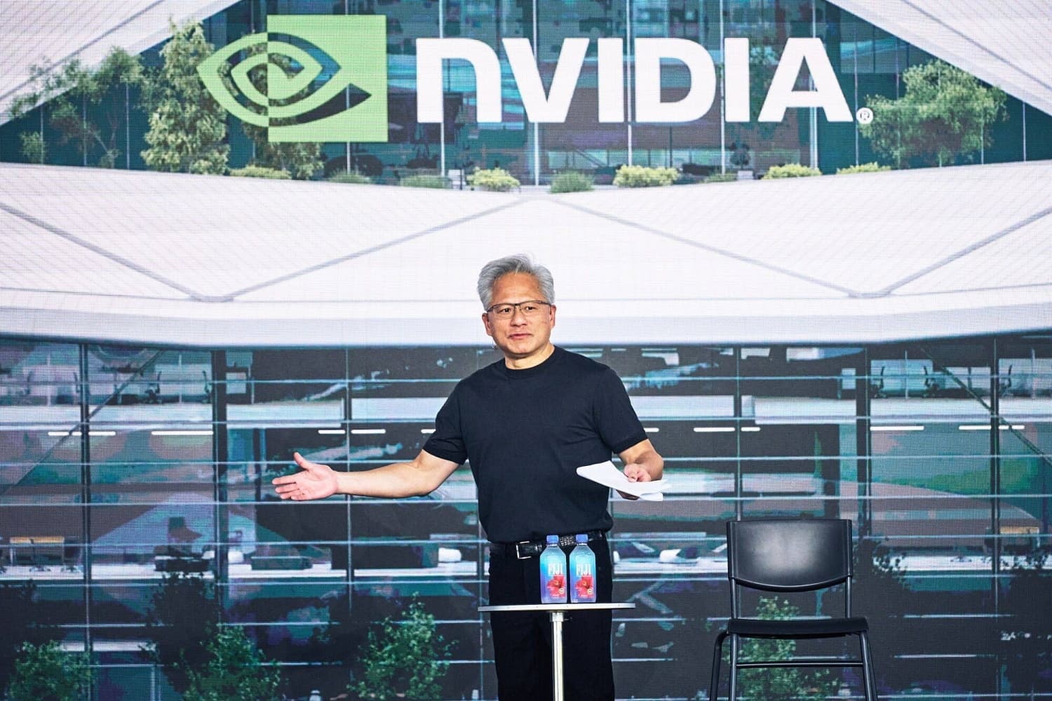 U.S. Moves to Block Nvidia AI Chip Exports to Chinese Companies Outside China