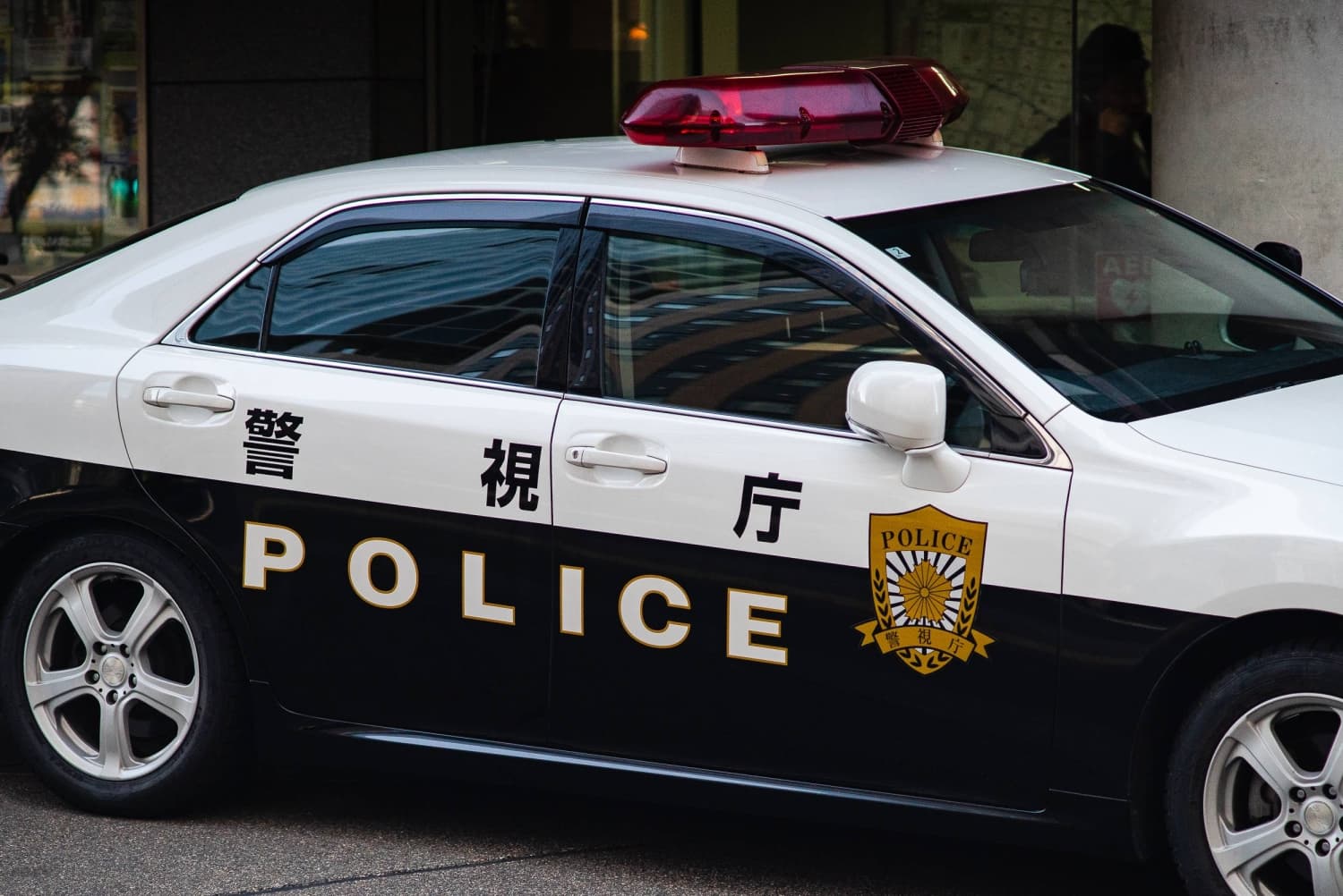 Man Arrested for Trespassing and Attempted Robbery in Western Tokyo