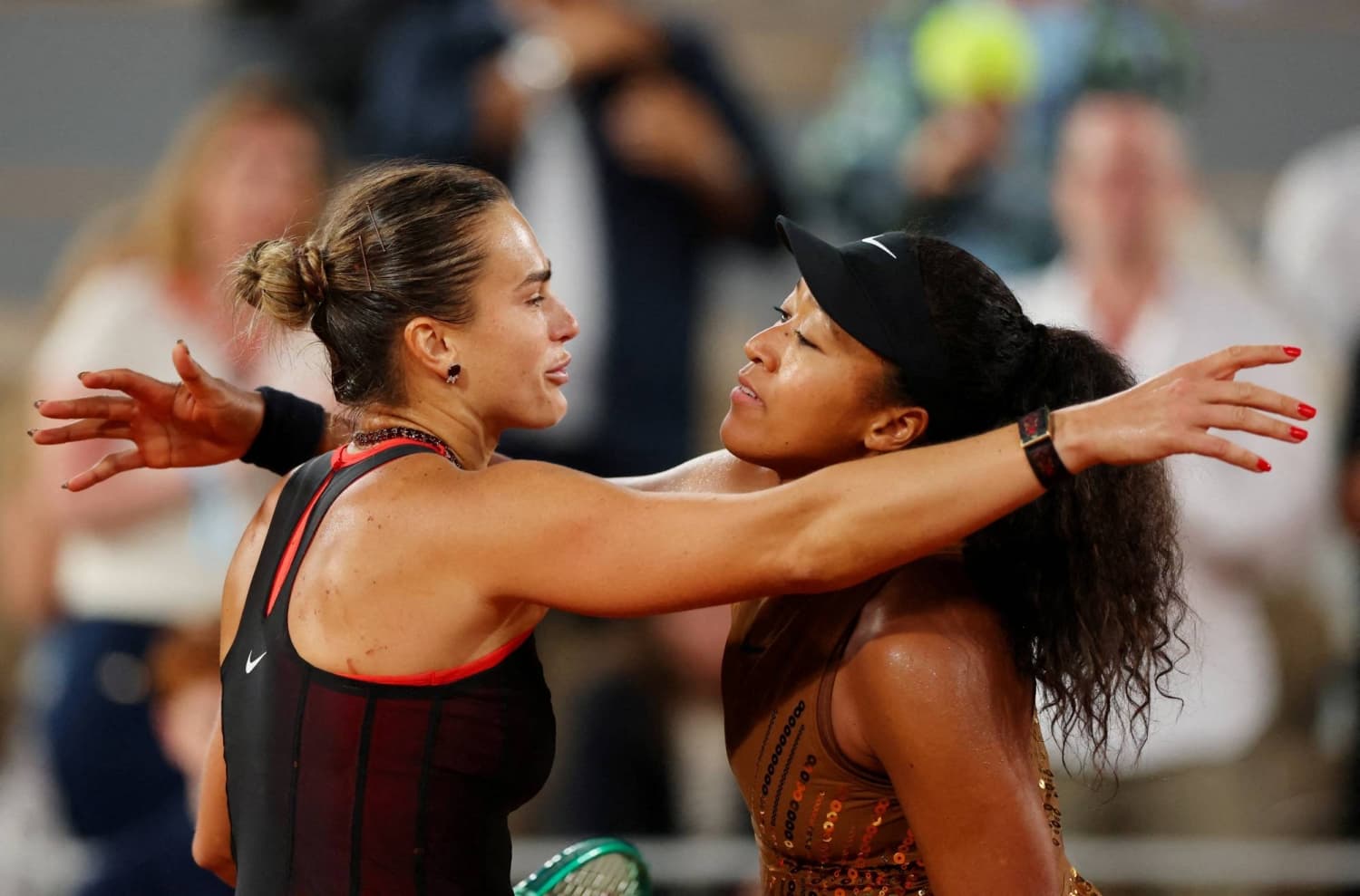 Sabalenka Advances to French Open Quarterfinals After Defeating Osaka