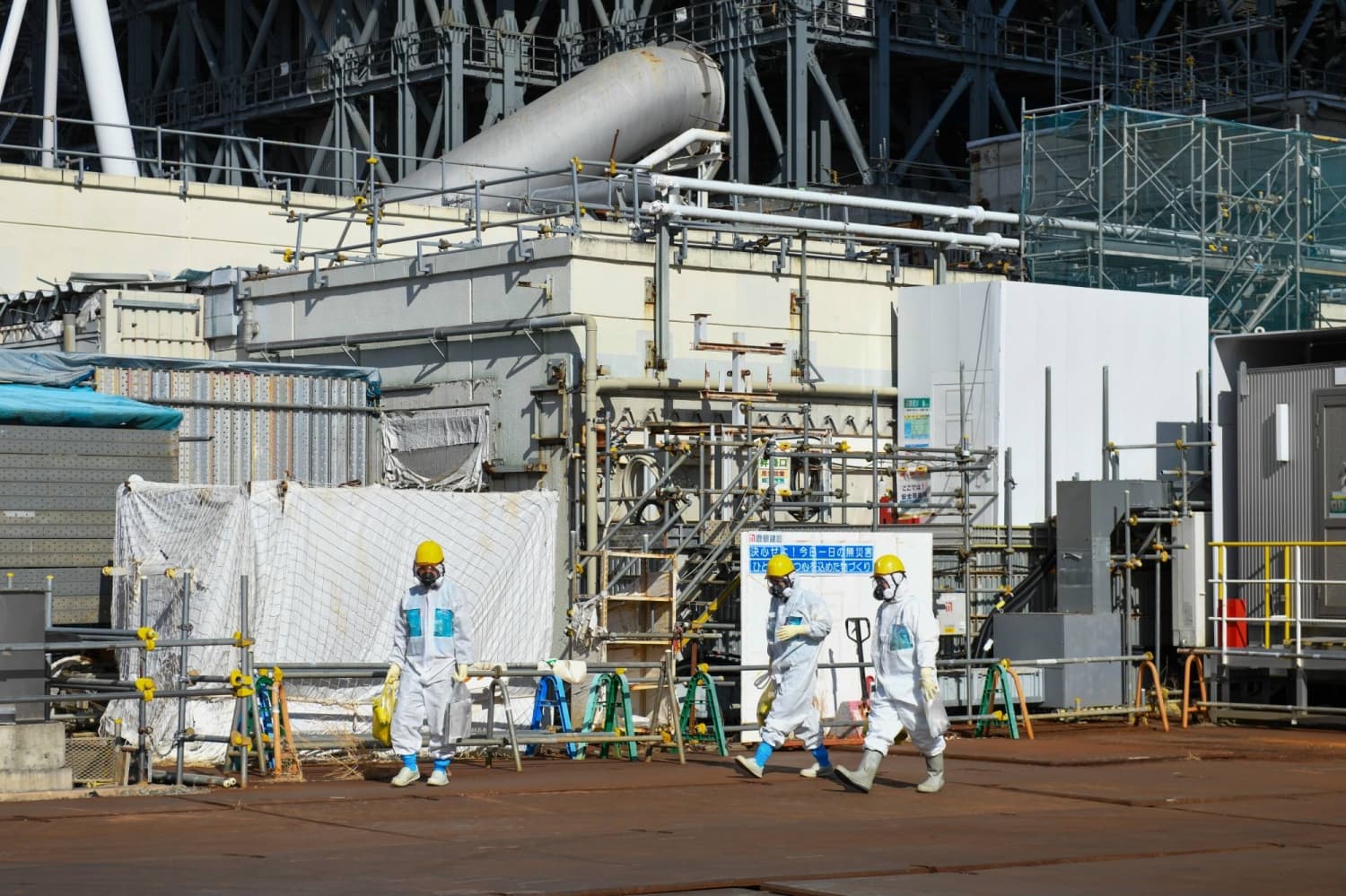 Removal of Nuclear Fuel from Fukushima No. 2 Reactor Pool Commences
