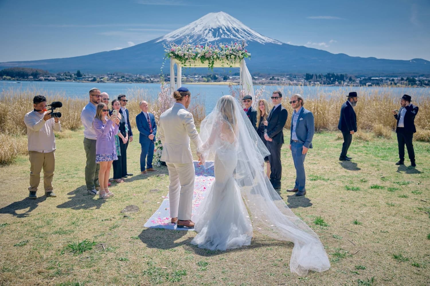 Japan Emerges as a Popular Wedding Destination for Foreign Couples