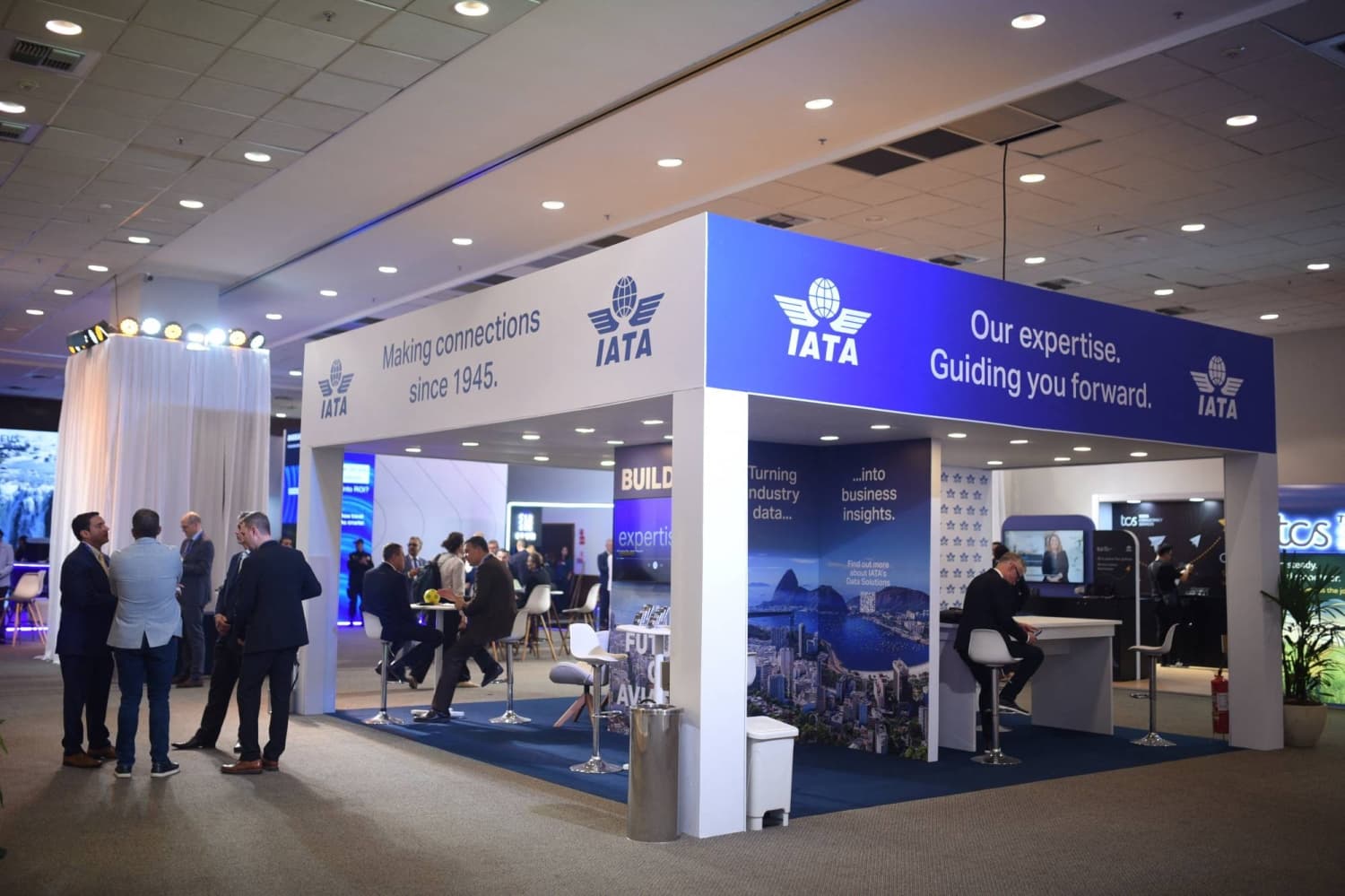Global Airlines Reduce 2026 Profit Projections Due to Fuel Price Surge from Iran Conflict