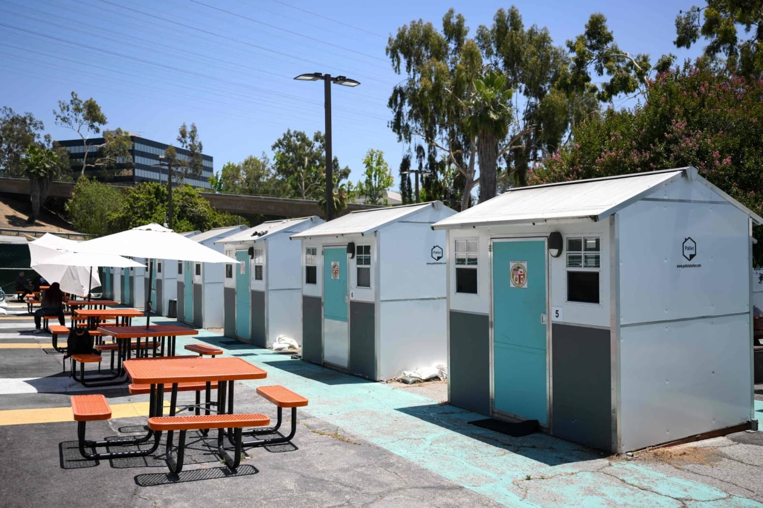 Los Angeles' Tiny Homes Initiative Gains Momentum Ahead of World Cup