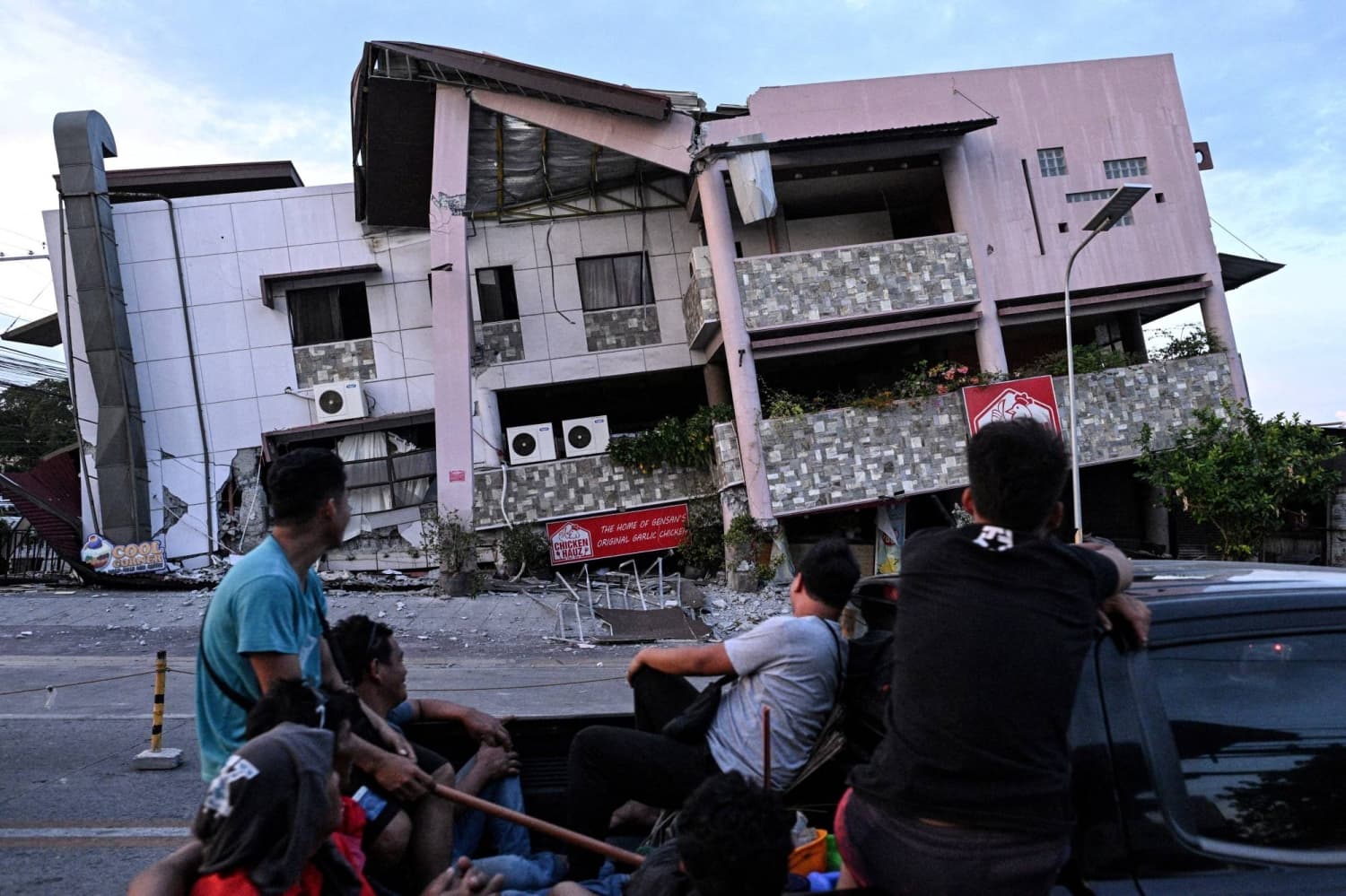 Philippine Earthquake Death Toll Rises to 41 Amid Ongoing Rescue Efforts